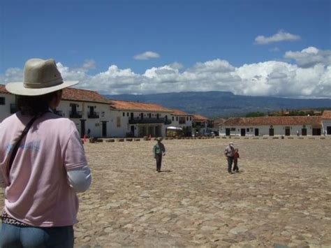  Finding Myself in Colombia: A Colombian Odyssey Through Personal Discovery and Vivid Descriptions